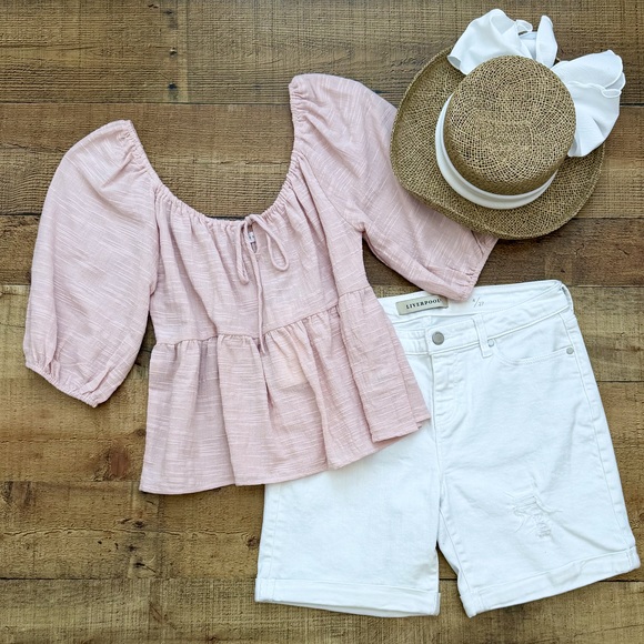 Tops - Pale Pink ⭐️NWT Textured Blouse🌸 Shorter Length